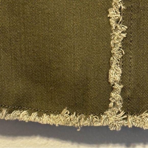 BCBGeneration Army Green Denim Frayed Edge Skirt Size 25‎ NWT - Picture 6 of 12